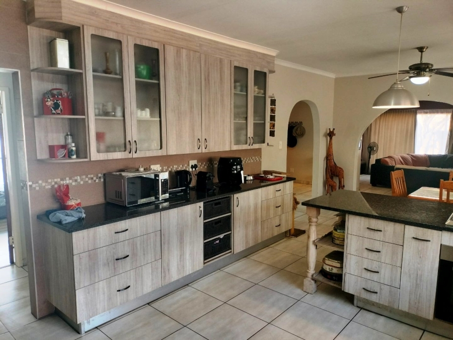 4 Bedroom Property for Sale in Sinoville Gauteng