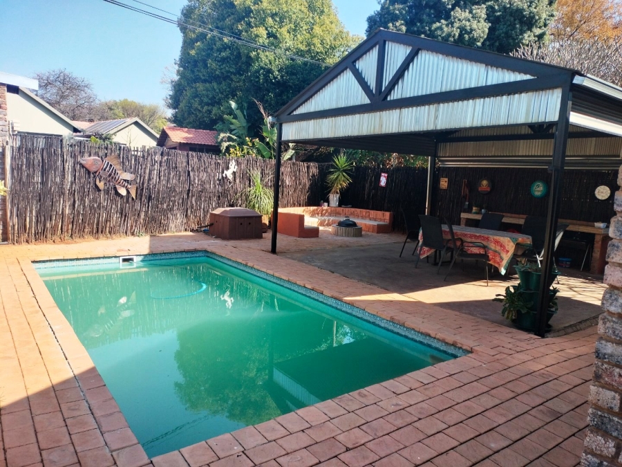 4 Bedroom Property for Sale in Sinoville Gauteng