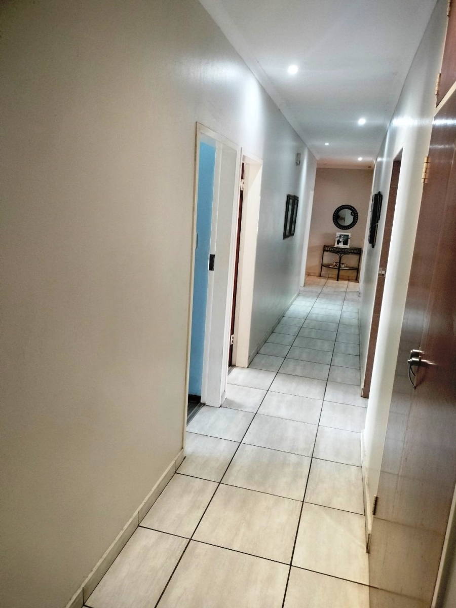 4 Bedroom Property for Sale in Sinoville Gauteng