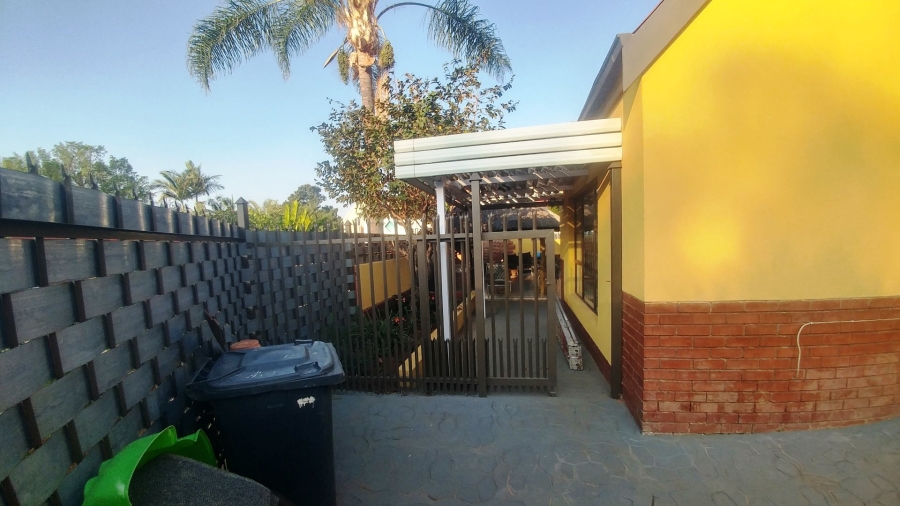 4 Bedroom Property for Sale in Ninapark Gauteng