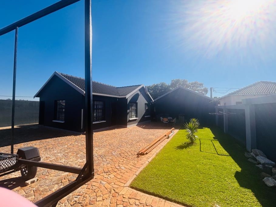 3 Bedroom Property for Sale in Fleurhof Gauteng