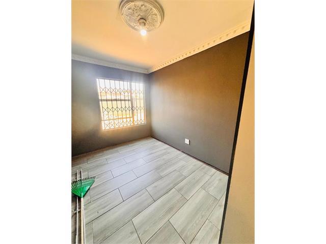 3 Bedroom Property for Sale in Fleurhof Gauteng