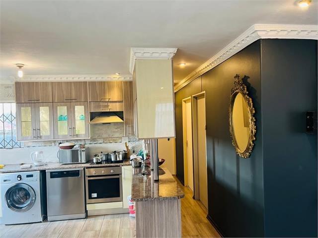 3 Bedroom Property for Sale in Fleurhof Gauteng