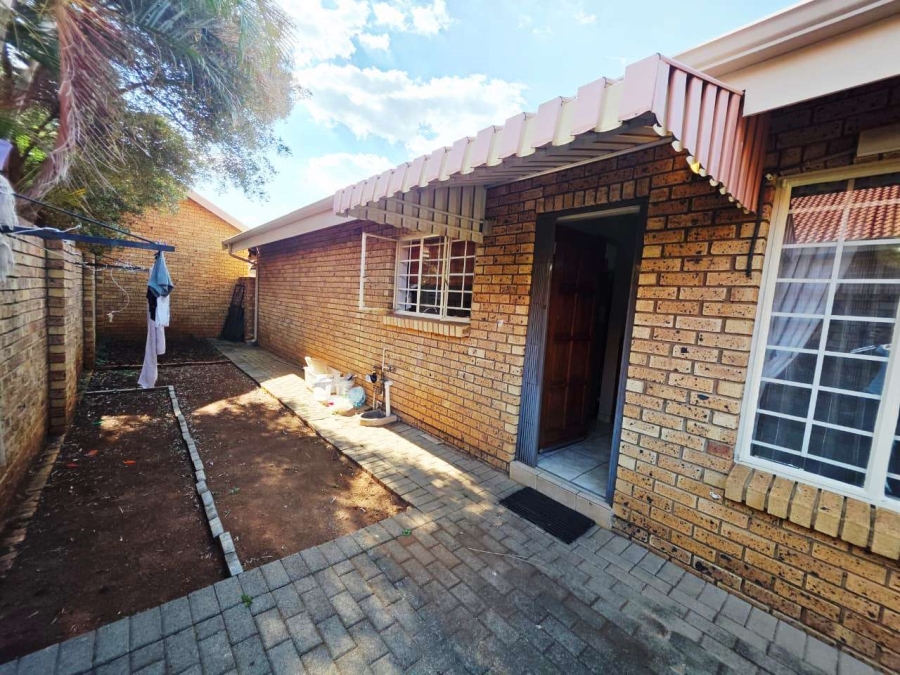 3 Bedroom Property for Sale in Montana Gardens Gauteng