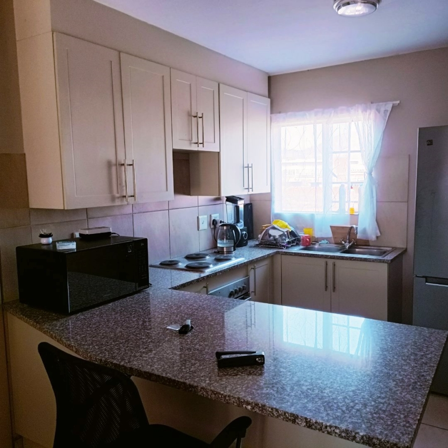 2 Bedroom Property for Sale in Annlin Gauteng