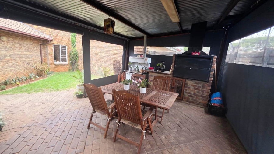 3 Bedroom Property for Sale in Doornpoort Gauteng