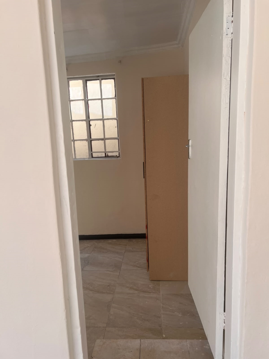 Room for rent in Glen Austin Gauteng. Listed by PropertyCentral