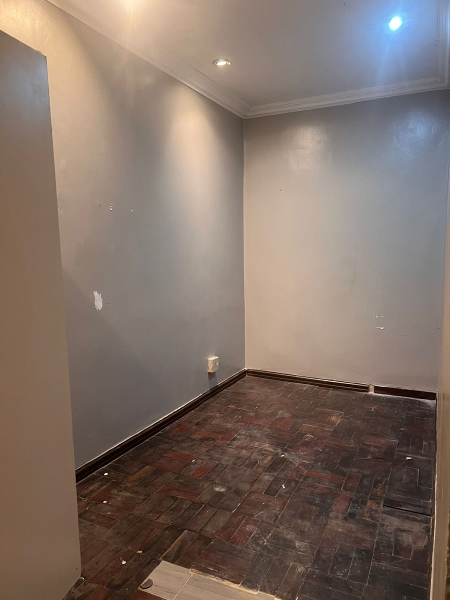 Room for rent in Glen Austin Gauteng. Listed by PropertyCentral