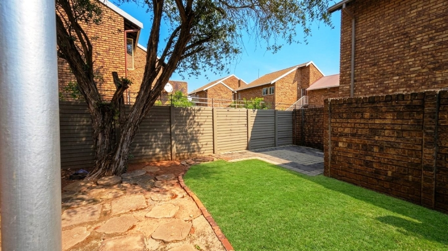 2 Bedroom Property for Sale in Doornpoort Gauteng