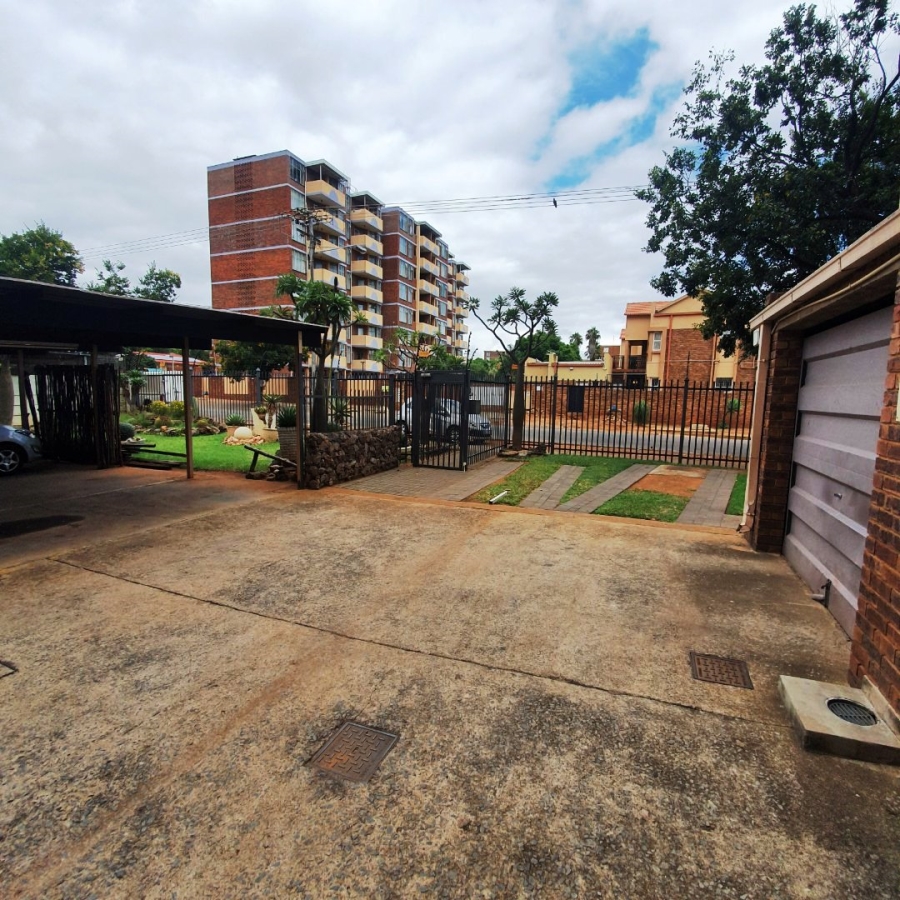 2 Bedroom Property for Sale in Pretoria North Gauteng