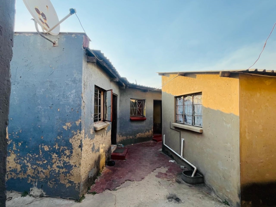 10 Bedroom Property for Sale in Tembisa Central Gauteng