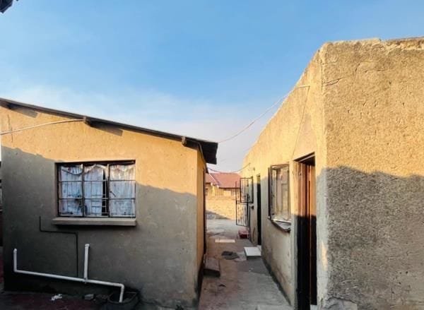 10 Bedroom Property for Sale in Tembisa Central Gauteng