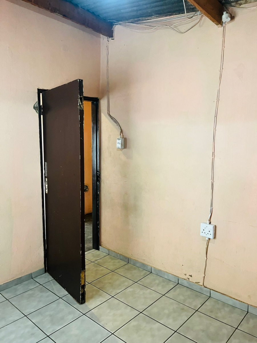10 Bedroom Property for Sale in Tembisa Central Gauteng