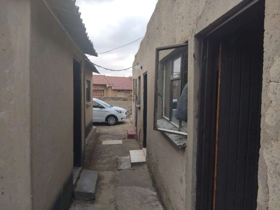 10 Bedroom Property for Sale in Tembisa Central Gauteng