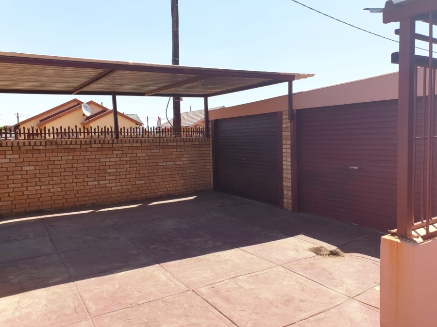 3 Bedroom Property for Sale in Soshanguve FF Gauteng