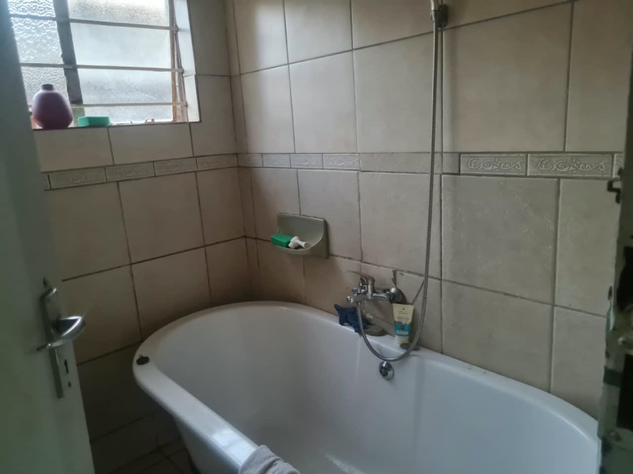 2 Bedroom Property for Sale in Snake Park Gauteng