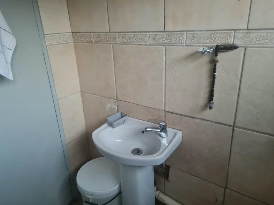 2 Bedroom Property for Sale in Snake Park Gauteng