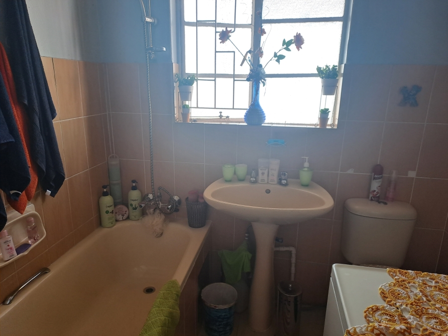 1 Bedroom Property for Sale in Springs Central Gauteng