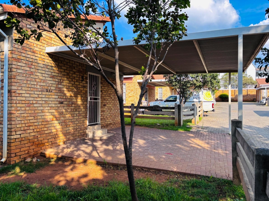To Let 3 Bedroom Property for Rent in Cosmo City Gauteng