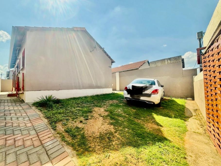 3 Bedroom Property for Sale in Fleurhof Gauteng
