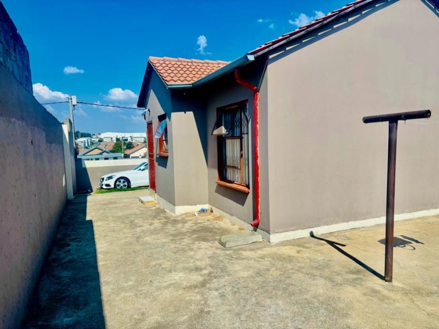 3 Bedroom Property for Sale in Fleurhof Gauteng