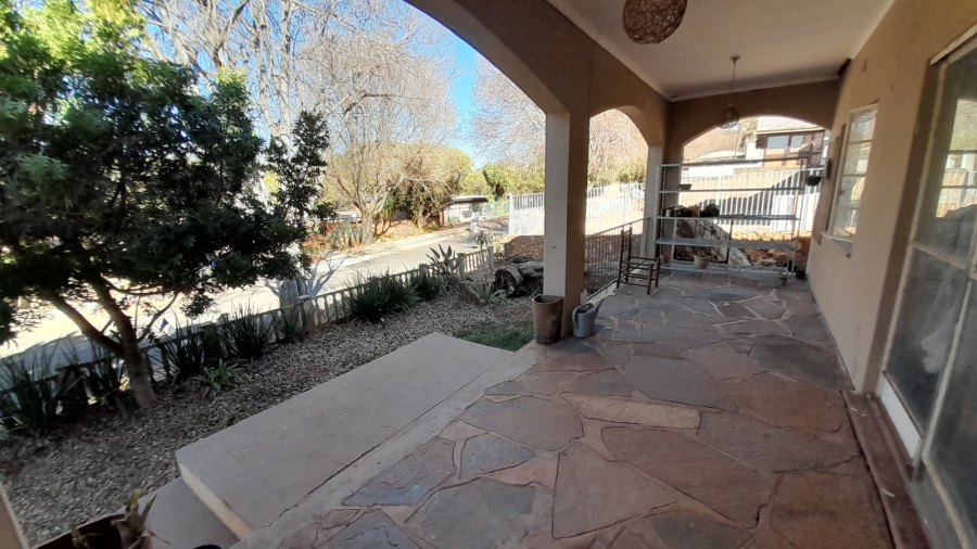 To Let 4 Bedroom Property for Rent in Mountain View Gauteng