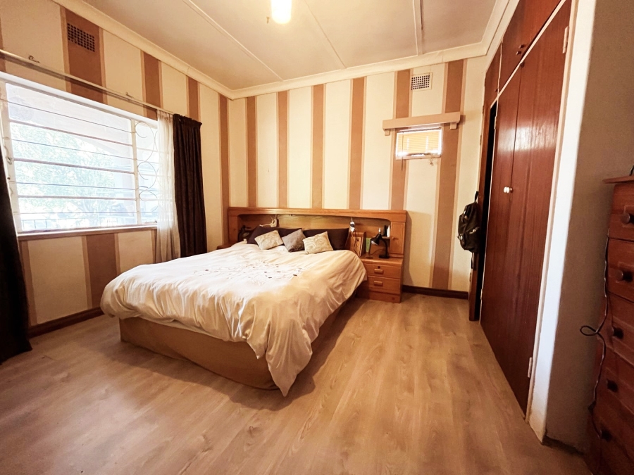 To Let 4 Bedroom Property for Rent in Mountain View Gauteng