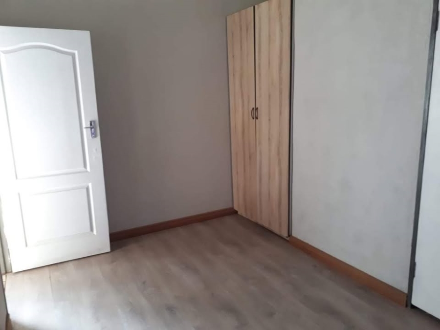 To Let 4 Bedroom Property for Rent in Mountain View Gauteng