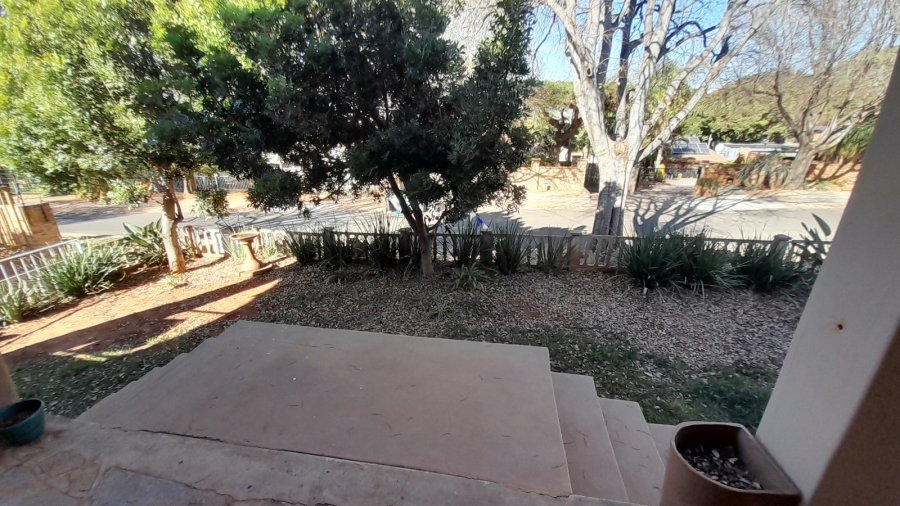 To Let 4 Bedroom Property for Rent in Mountain View Gauteng