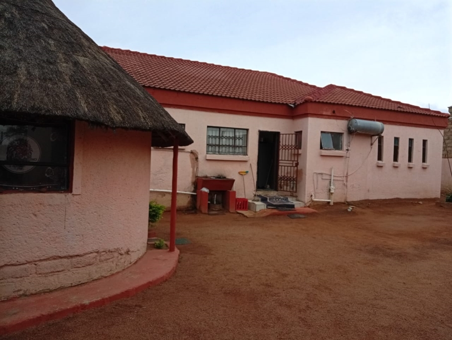 8 Bedroom Property for Sale in Klipgat Gauteng