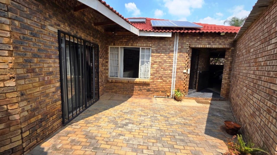 4 Bedroom Property for Sale in Doornpoort Gauteng