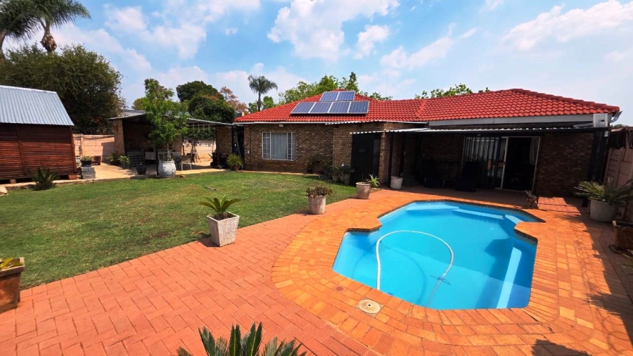 4 Bedroom Property for Sale in Doornpoort Gauteng