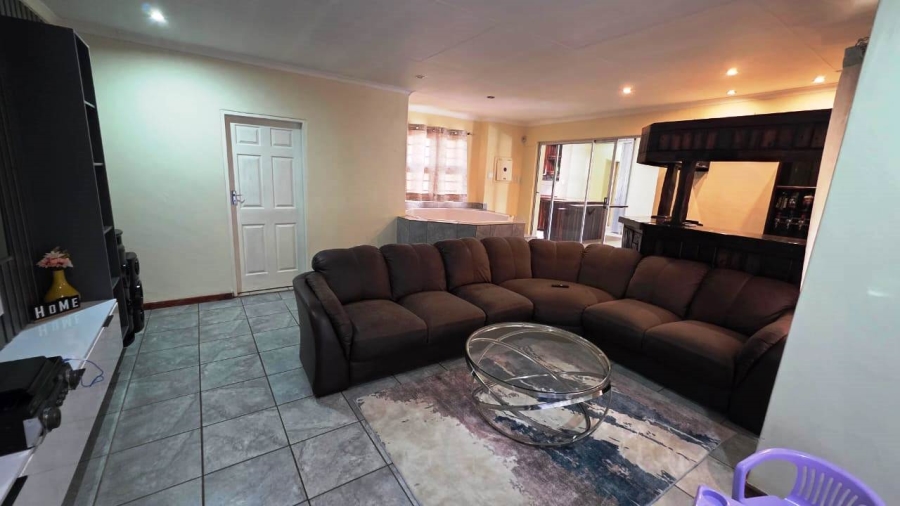 3 Bedroom Property for Sale in Doornpoort Gauteng