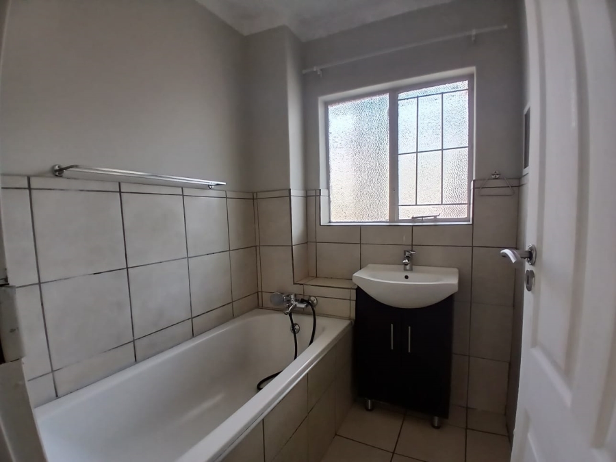1 Bedroom Property for Sale in Doringkloof Gauteng
