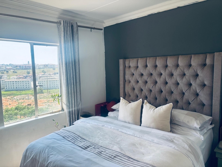 To Let 2 Bedroom Property for Rent in Fleurhof Gauteng