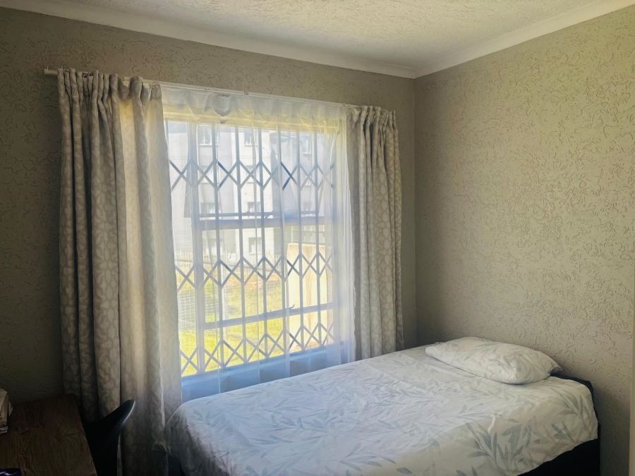 3 Bedroom Property for Sale in Fleurhof Gauteng