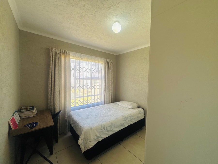 3 Bedroom Property for Sale in Fleurhof Gauteng