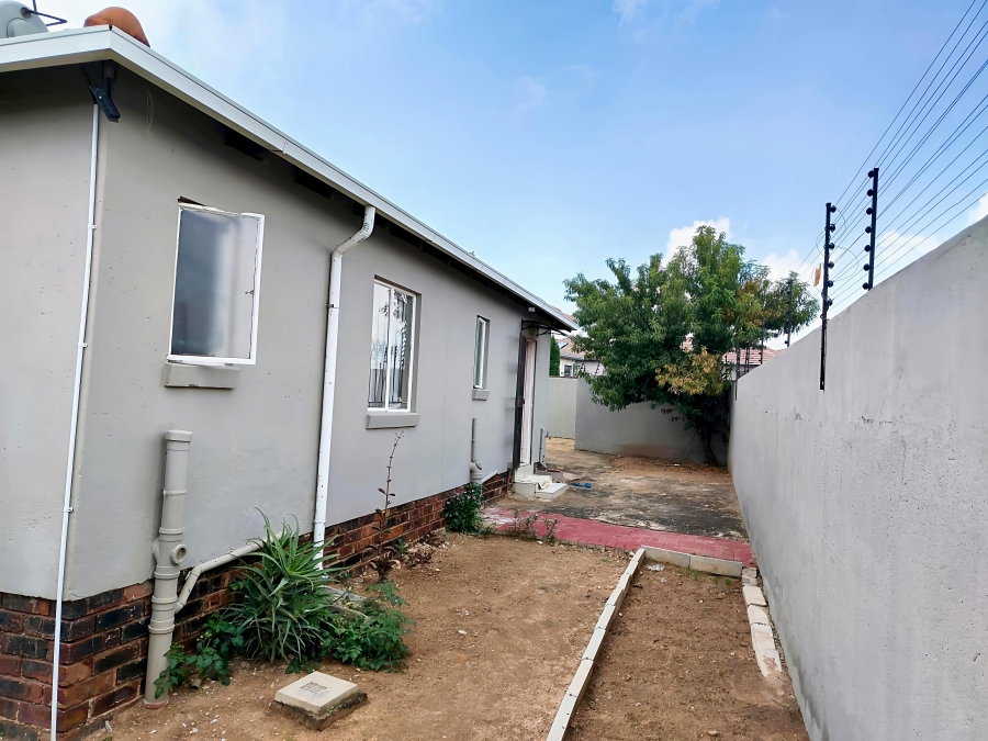 3 Bedroom Property for Sale in Blue Hills Gauteng