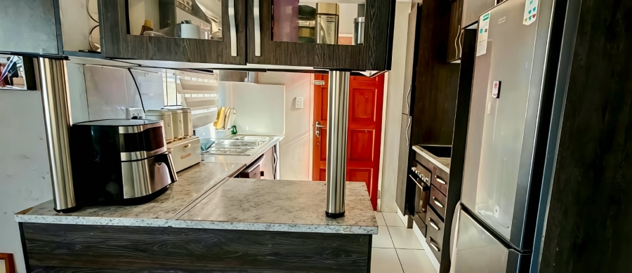3 Bedroom Property for Sale in Blue Hills Gauteng