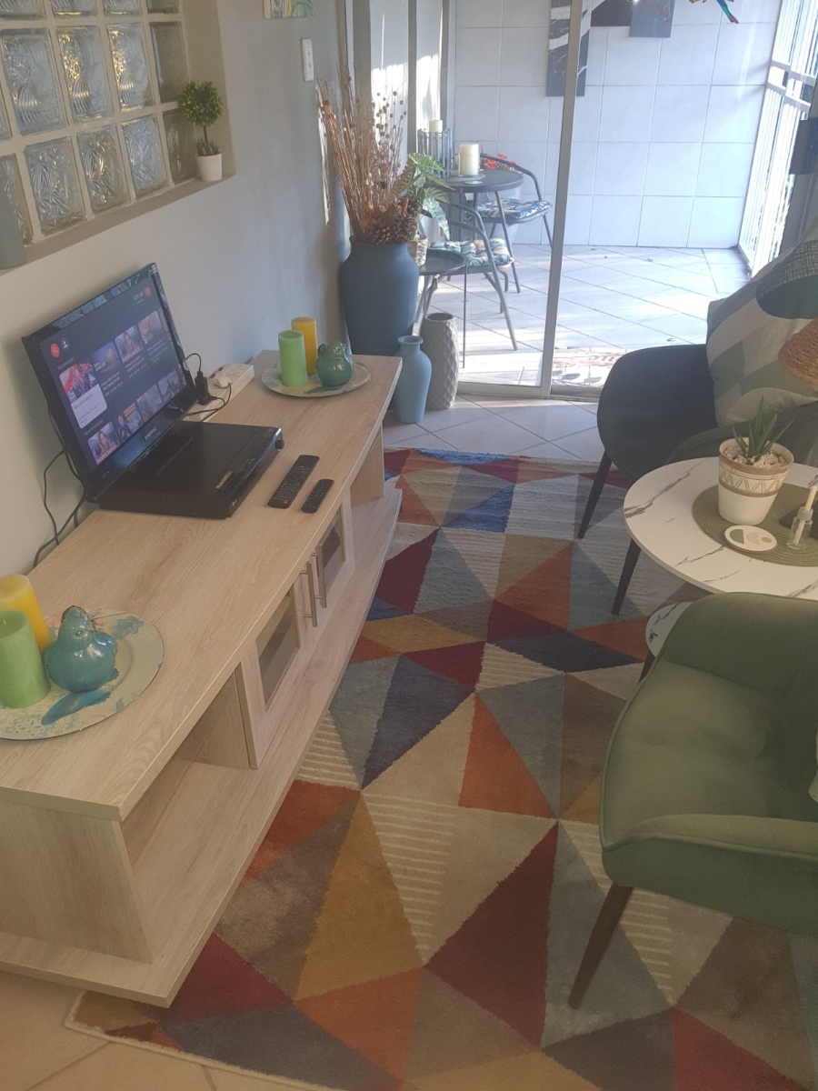 1 Bedroom Property for Sale in Wierdapark Gauteng