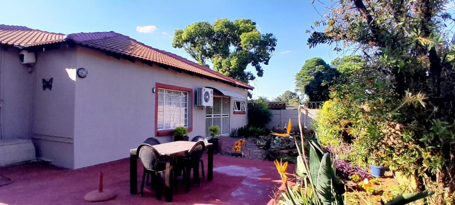 1 Bedroom Property for Sale in Wierdapark Gauteng