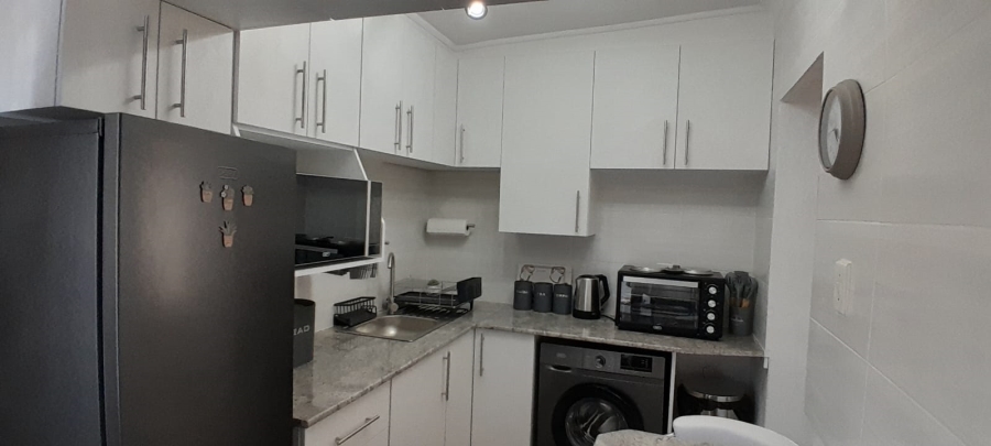 1 Bedroom Property for Sale in Wierdapark Gauteng