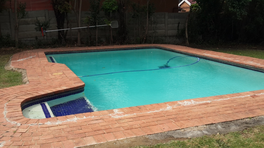 To Let 1 Bedroom Property for Rent in Bromhof Gauteng