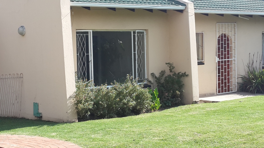 To Let 1 Bedroom Property for Rent in Bromhof Gauteng