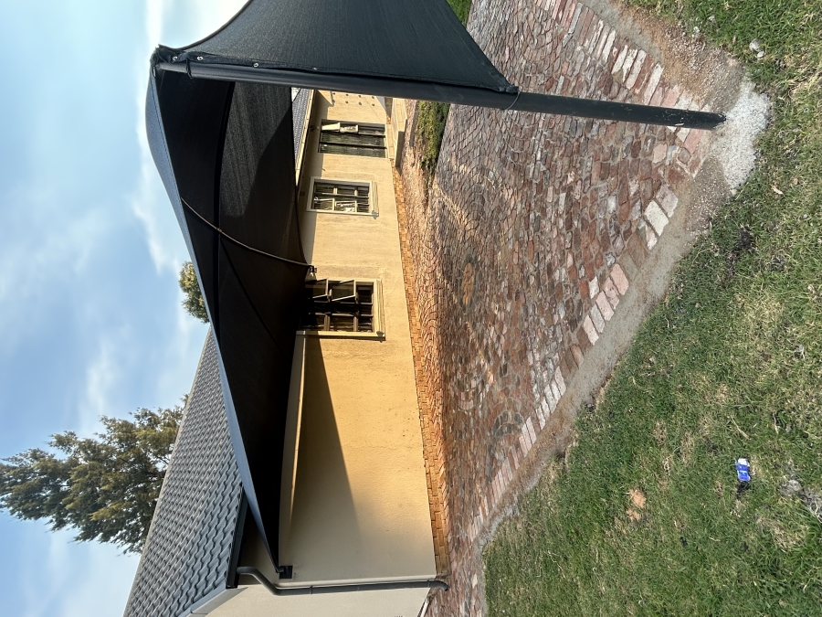 2 Bedroom Property for Sale in Brackendowns Gauteng