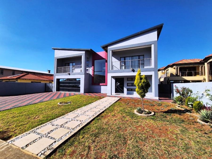 5 Bedroom Property for Sale in Theresa Park Gauteng