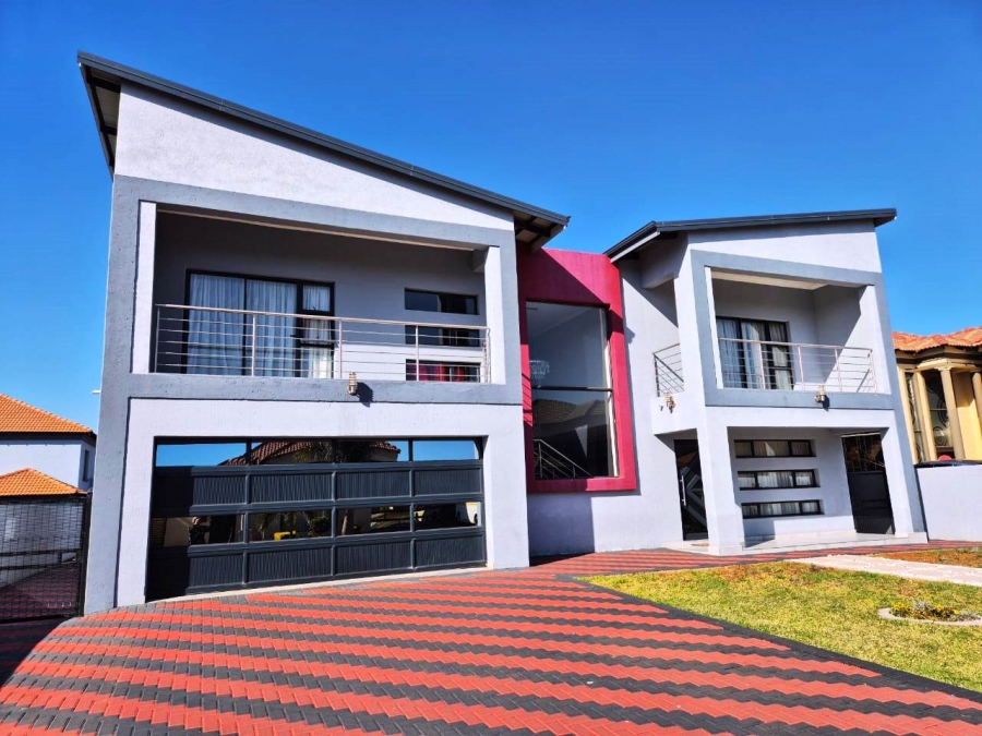 5 Bedroom Property for Sale in Theresa Park Gauteng