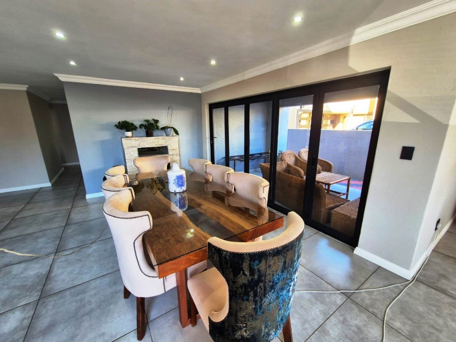 5 Bedroom Property for Sale in Theresa Park Gauteng