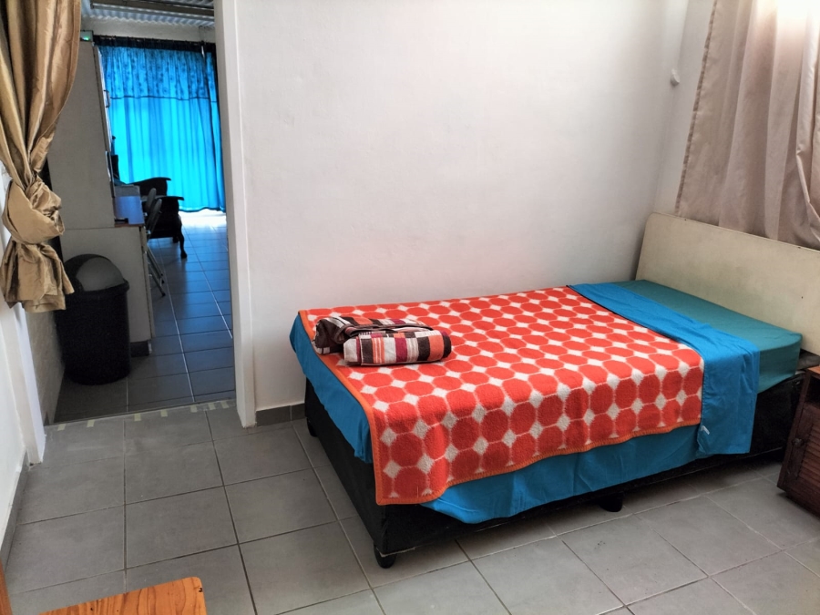To Let 1 Bedroom Property for Rent in Queenswood Gauteng