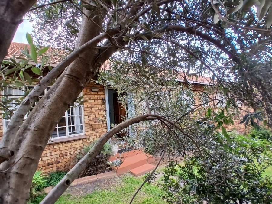 3 Bedroom Property for Sale in Zwartkop Gauteng